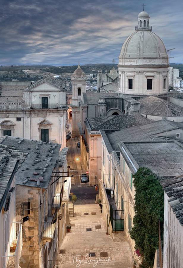 Ostello Della Gioventu - Il Castello Noto Buitenkant foto